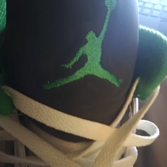 Air Jordan 13 Retro Lucky Green Mens 9.5 Women's 11 Shoes - Picture 6 of 9